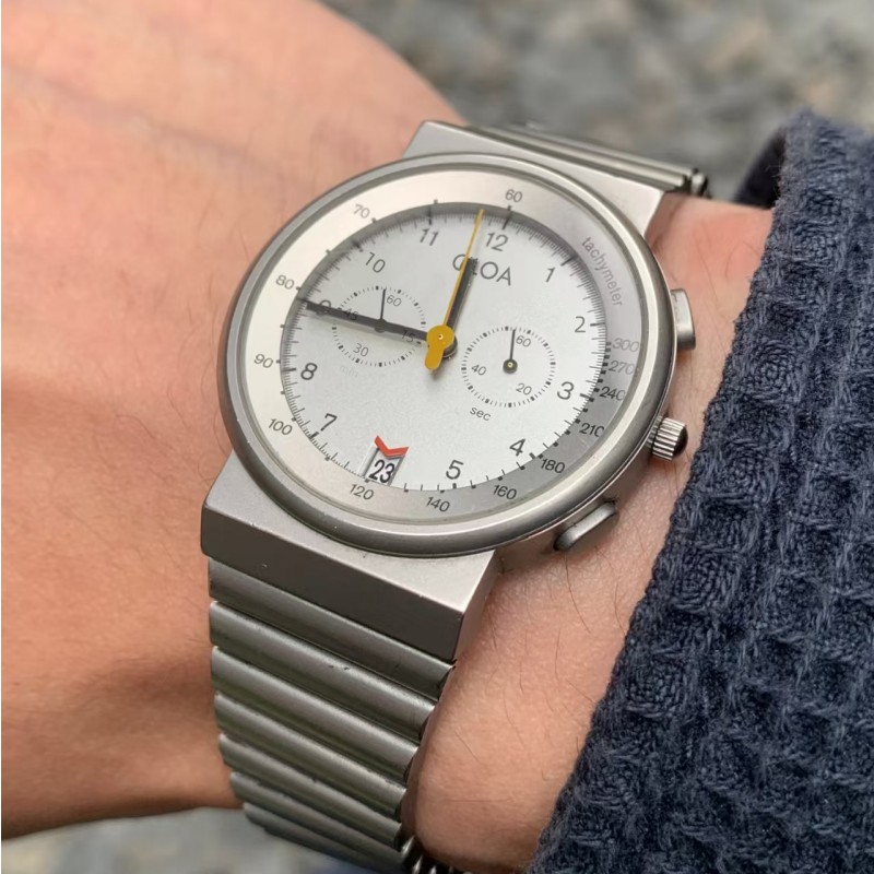 CILOA relógio redondo prateado - Luxury Watch Trends 2025 avaliação e preço