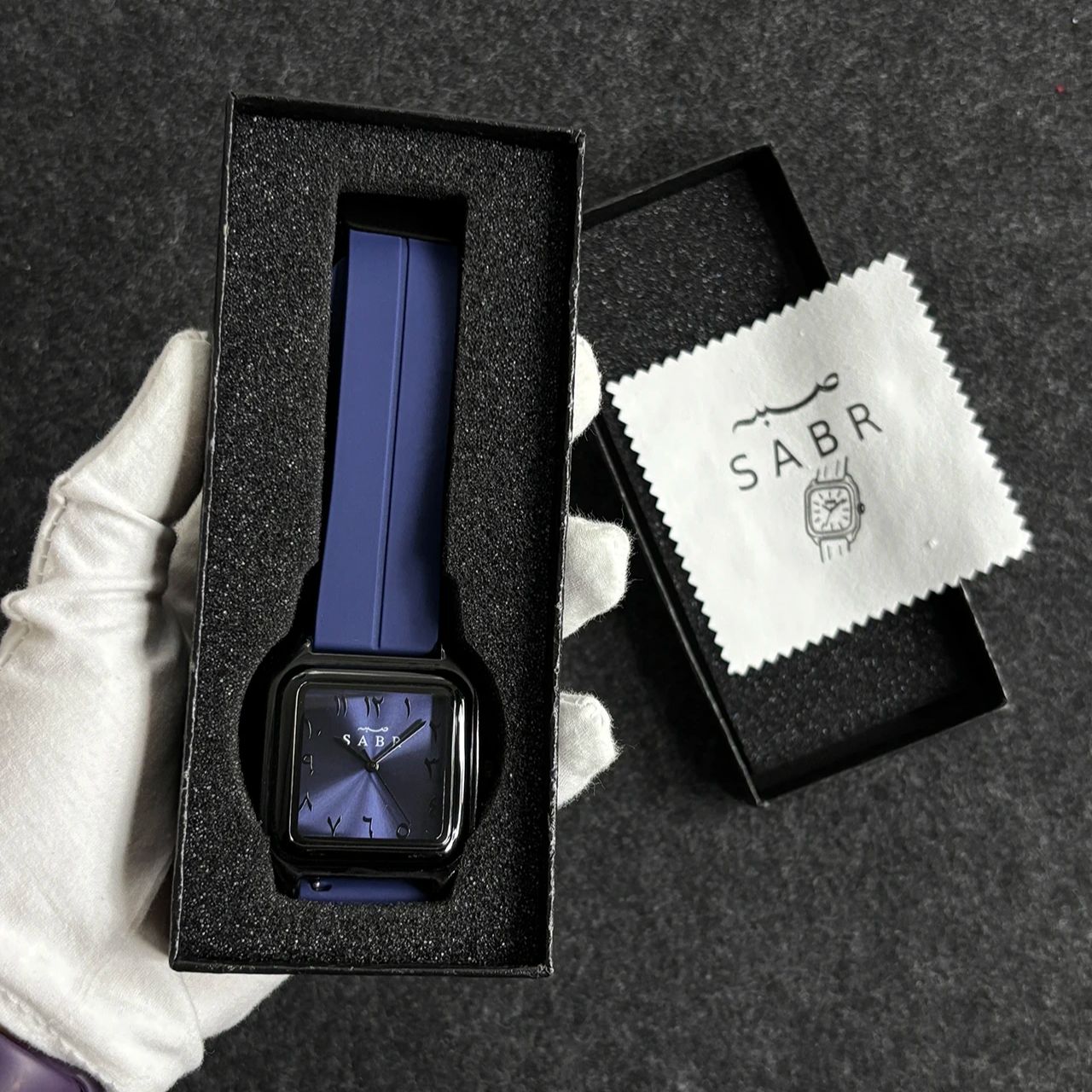 Sabr relógio com numerais aráb - Luxury Watch With Rubber Strap avaliação e preço