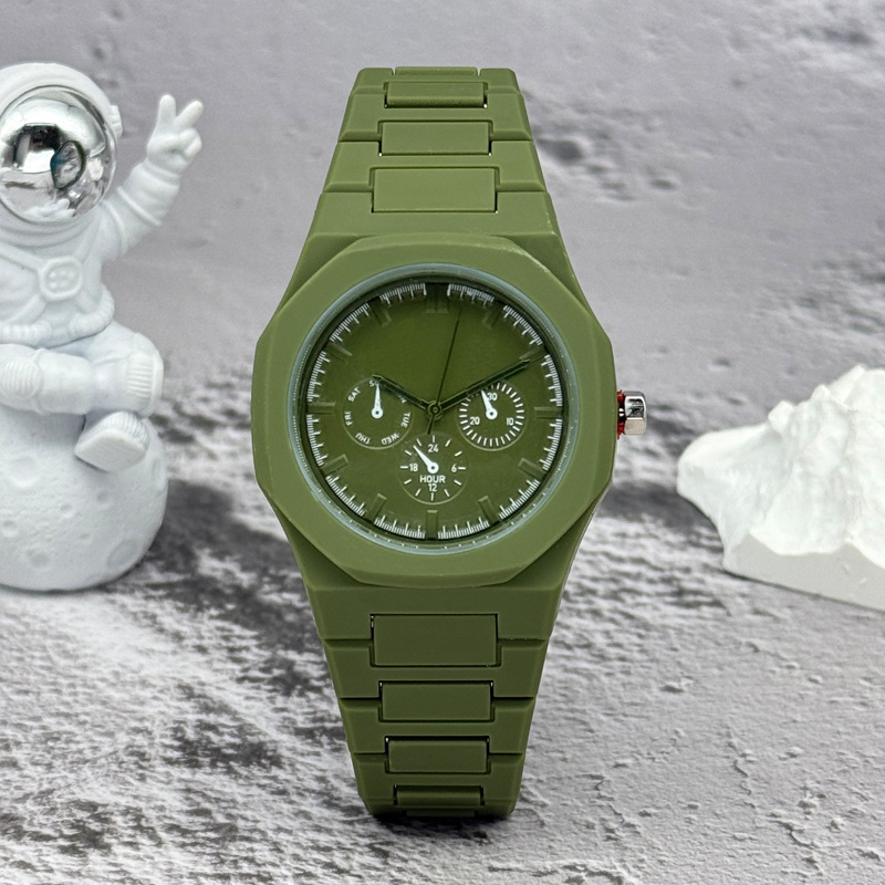 Relógio de Marca Famosa com Mo - Luxury Watch Magazine avaliação e preço